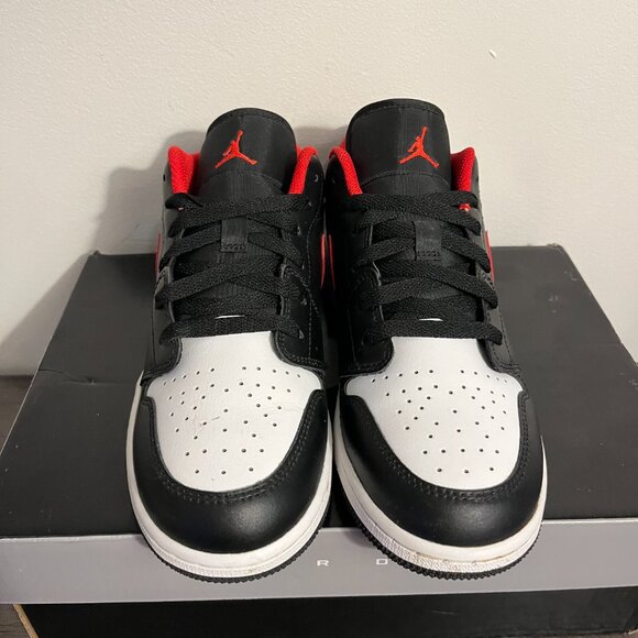 Air Jordan 1 Low White Toe Black Fire Red GS 7Y Womens 8.5 7Y - Picture 2 of 3